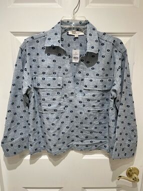 NWT LOFT Denim-Blue with Navy Dots V-Neck Popover Blouse Front Pockets size XS